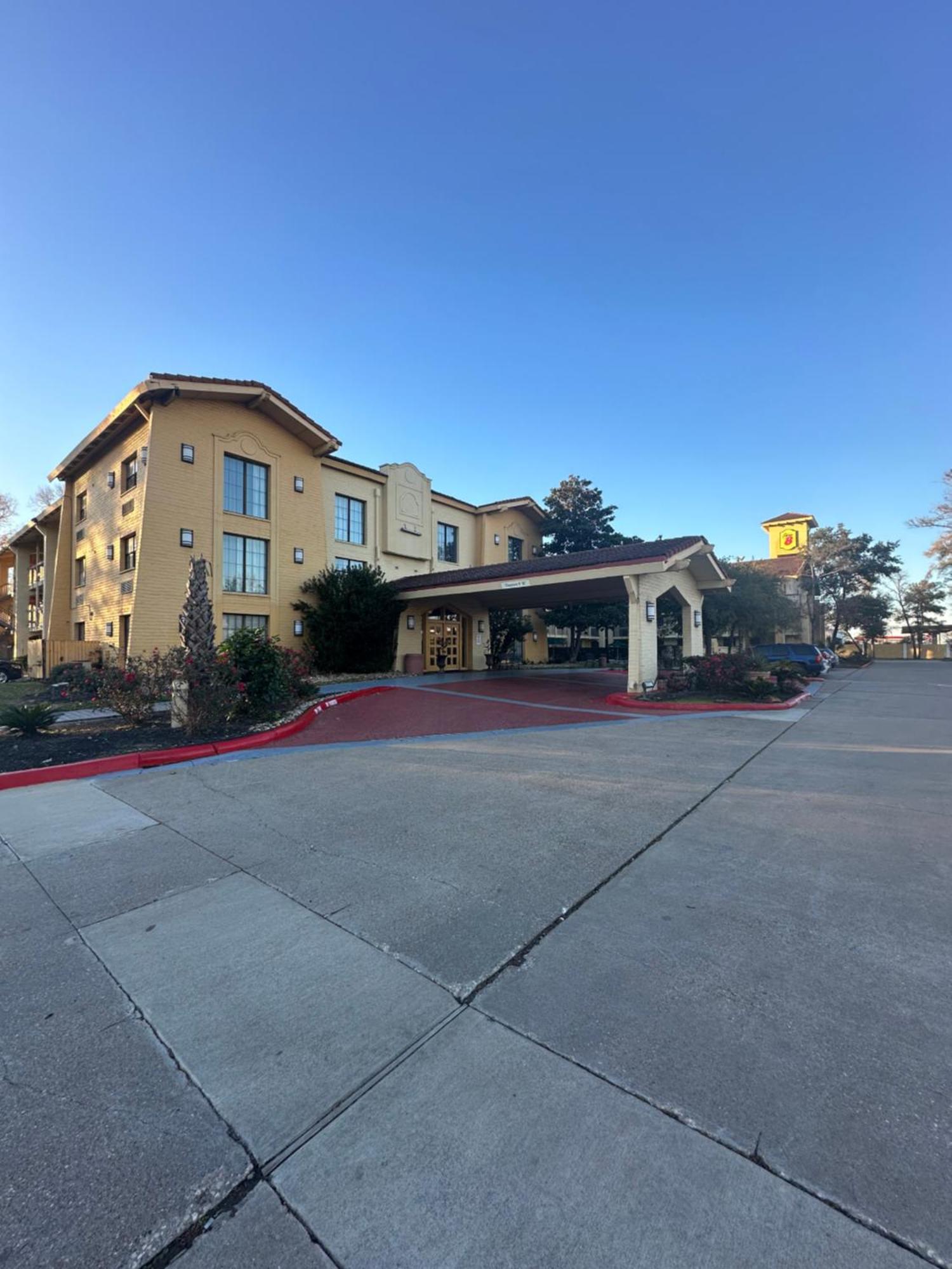 Отель Super 8 By Wyndham The Woodlands North Экстерьер фото